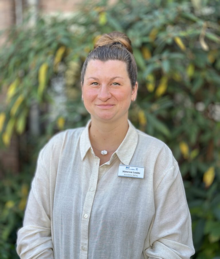 ef1f62f5-a1f6-4d0e-8d76-e766ca60f2d5 Foto Mitarbeiterin